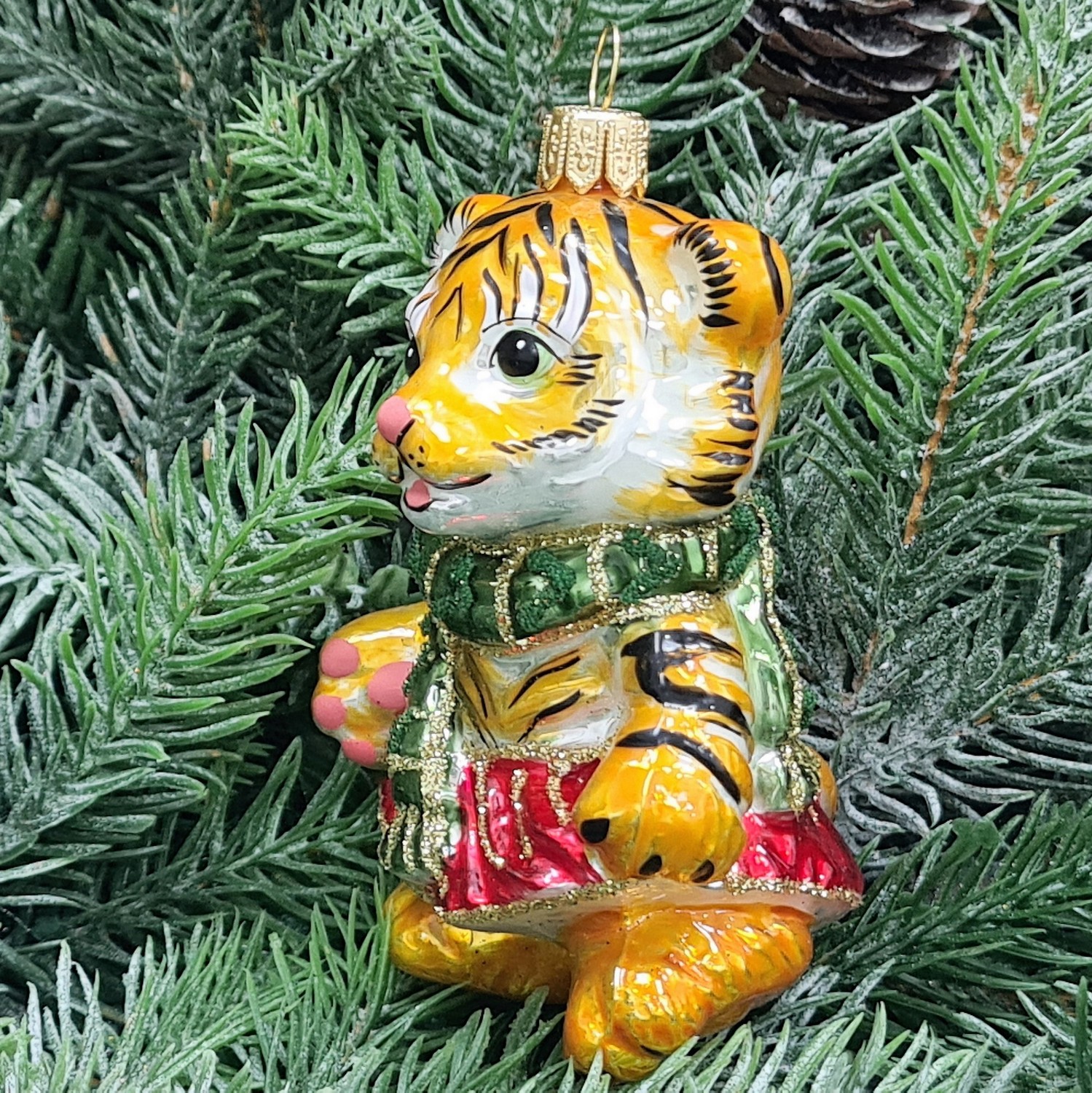 фото Стеклянная елочная игрушка Тигренок девочка