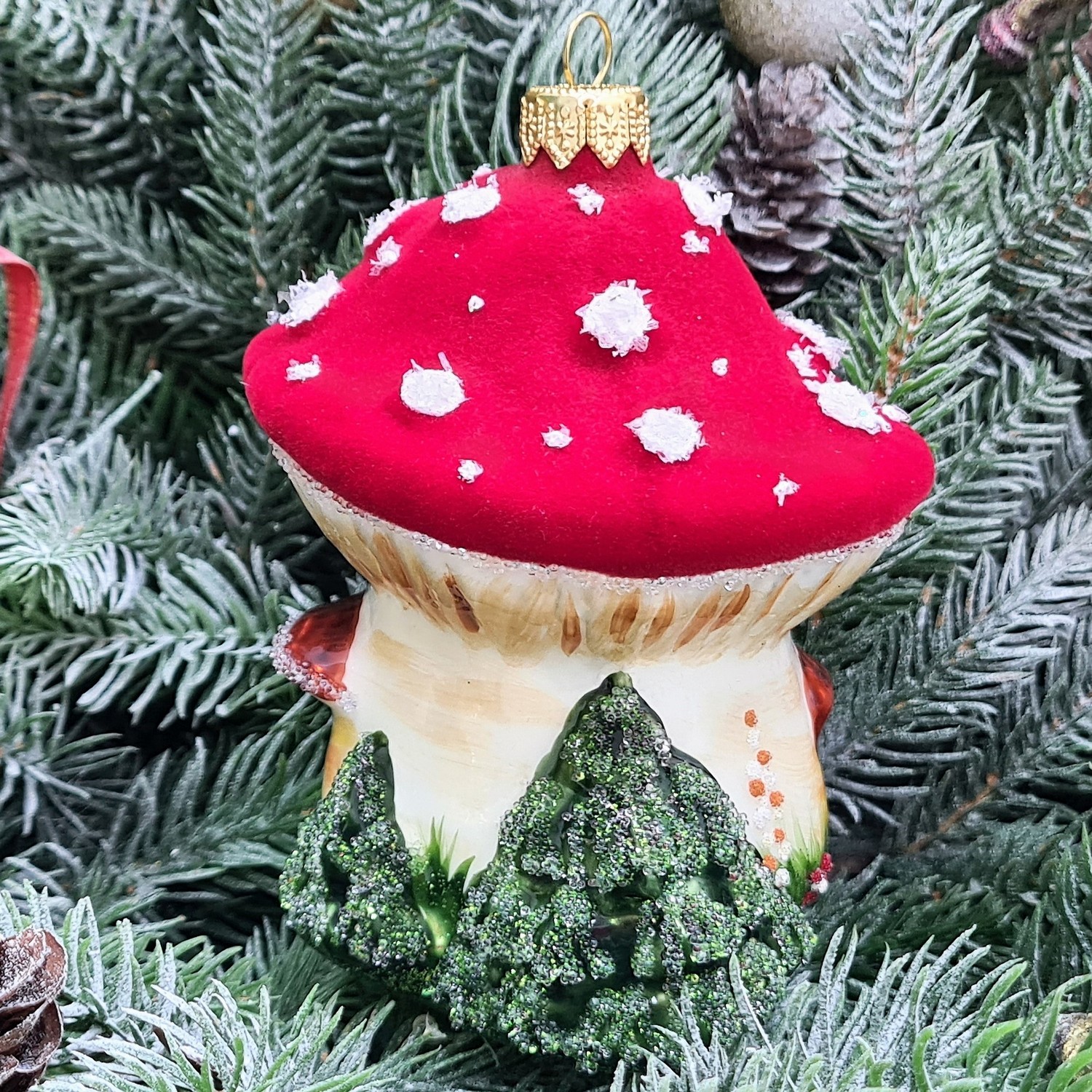 фото Стеклянная елочная игрушка Грибок домик