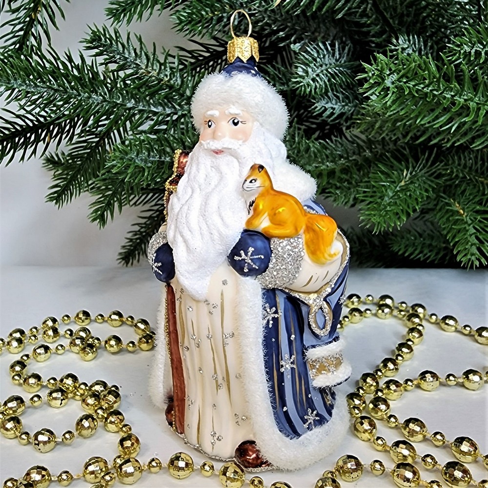 фото Стеклянная елочная игрушка Дед Мороз синий с белочкой