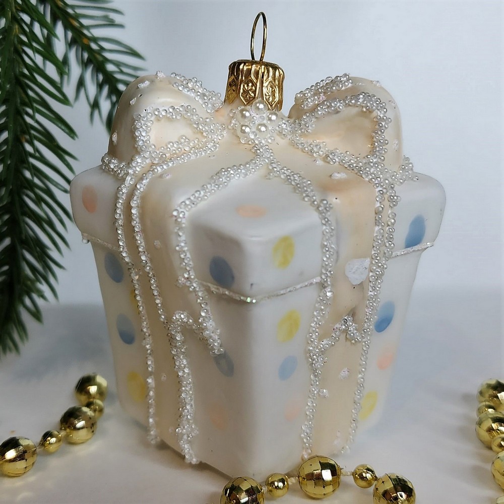 фото Стеклянная елочная игрушка Подарок детский