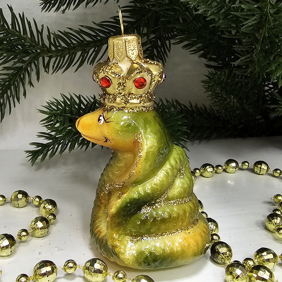фото Стеклянная елочная игрушка Кобра в короне