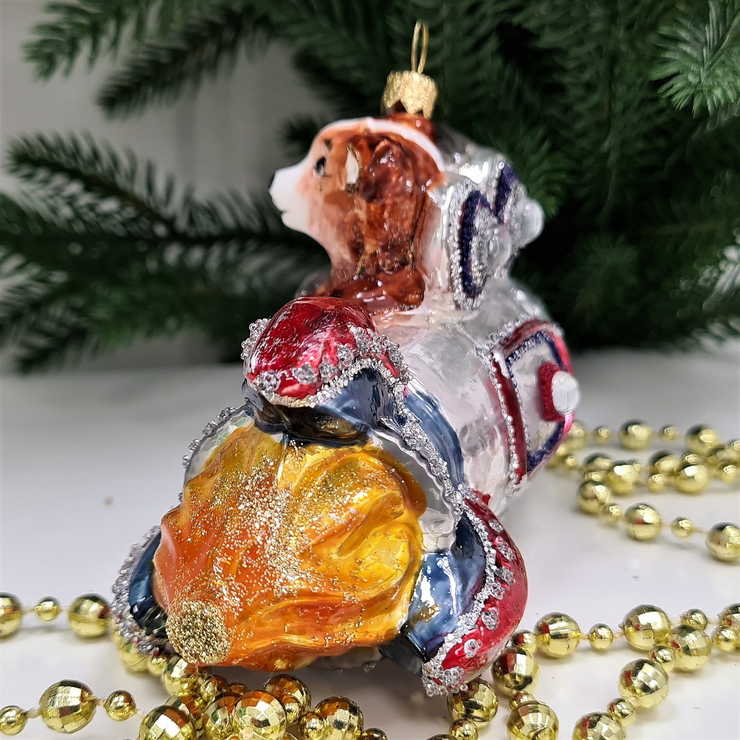 фото Стеклянная елочная игрушка Белка Стрелка на ракете