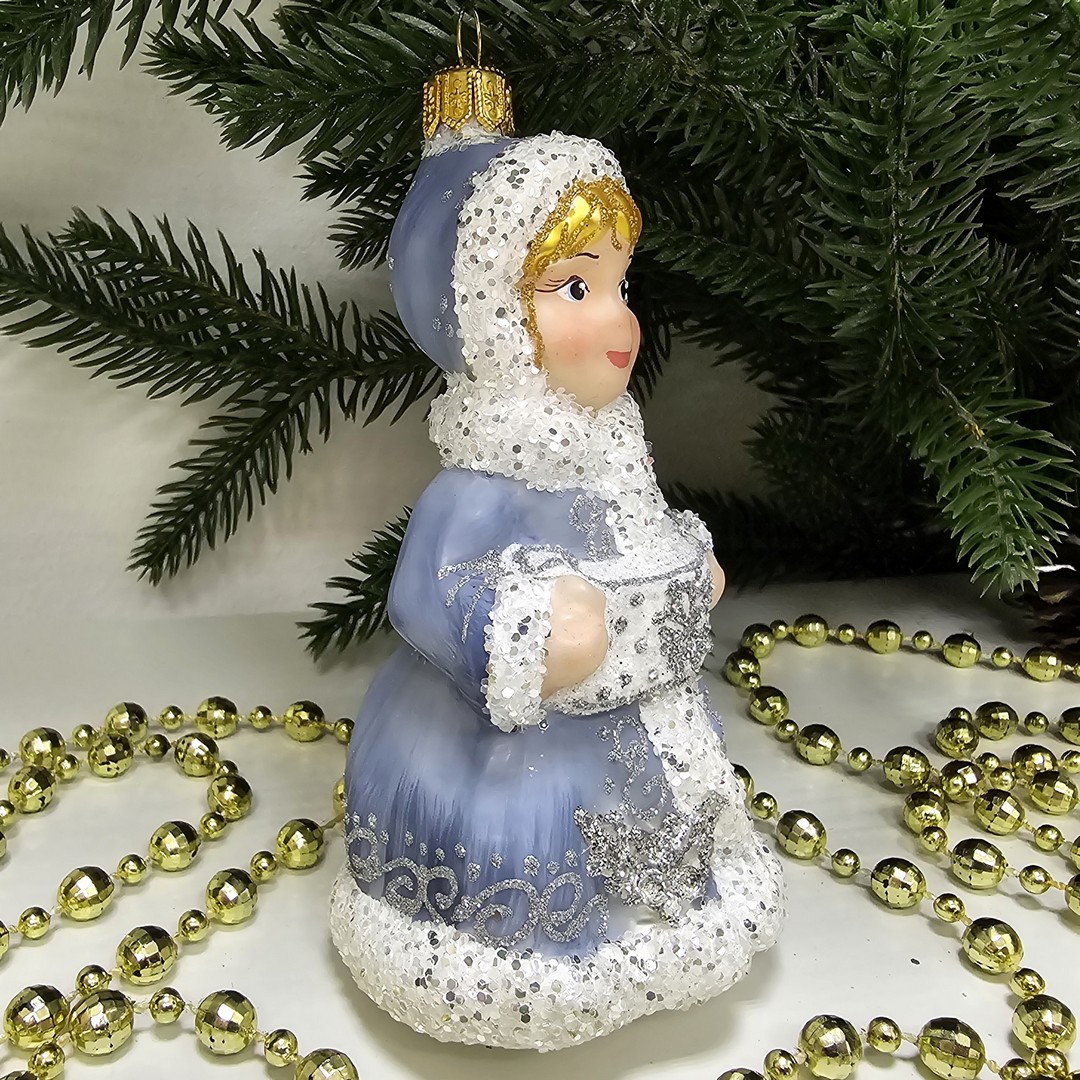 фото Стеклянная елочная игрушка Девочка