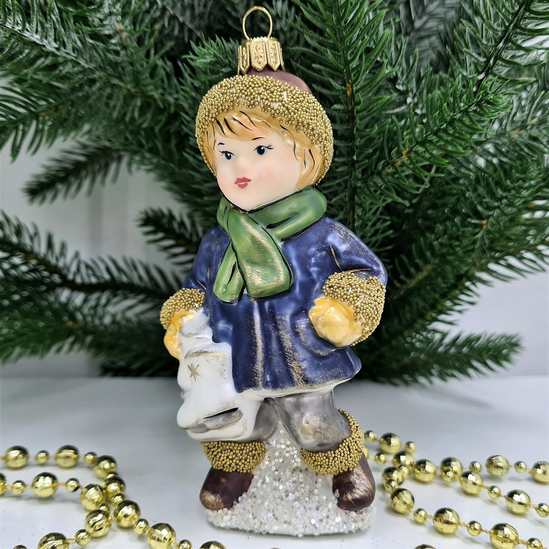 фото Стеклянная елочная игрушка Мальчик с коньками винтаж