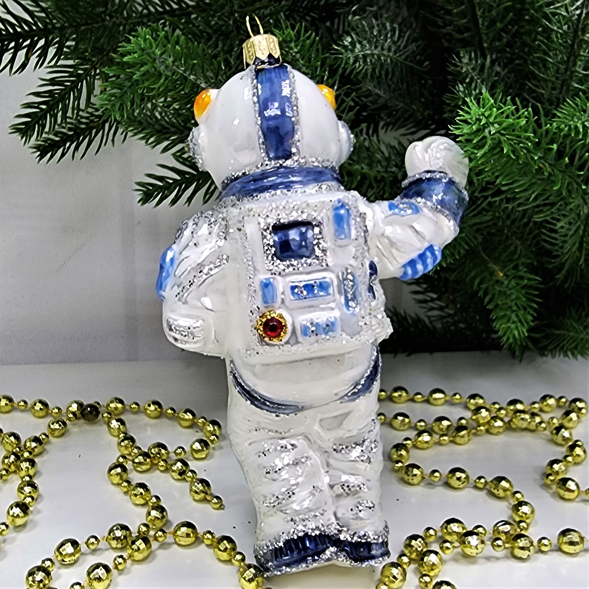 фото Стеклянная елочная игрушка Космонавт