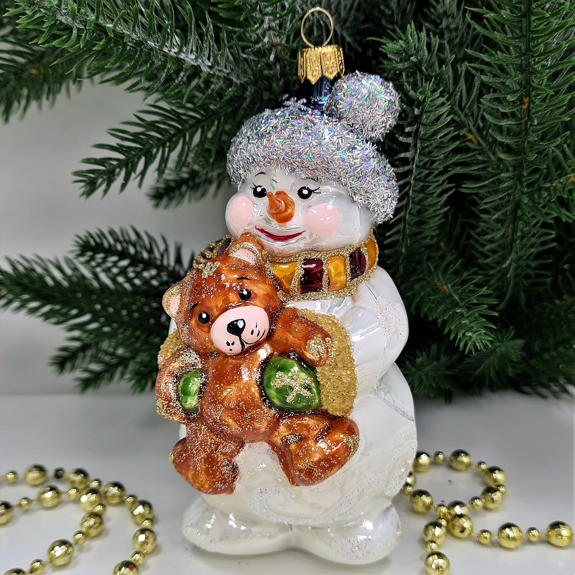 фото Стеклянная елочная игрушка Снеговик с мишкой