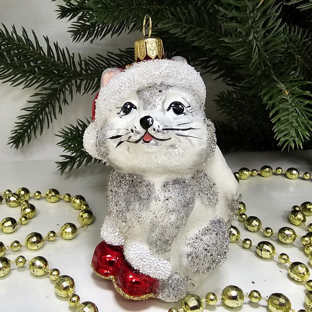 фото Стеклянная елочная игрушка Котенок санта