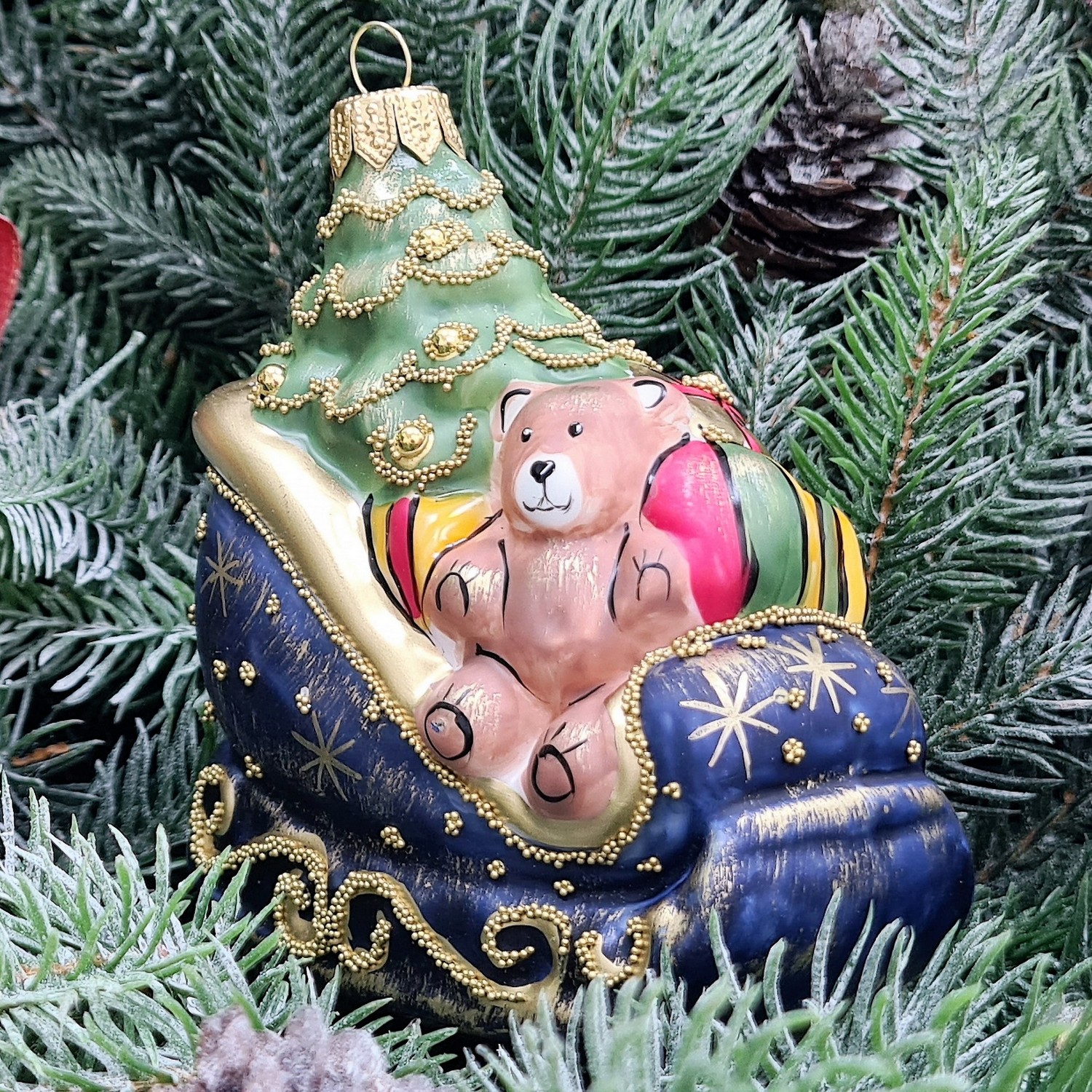 фото Стеклянная елочная игрушка Сани с подарками винтаж