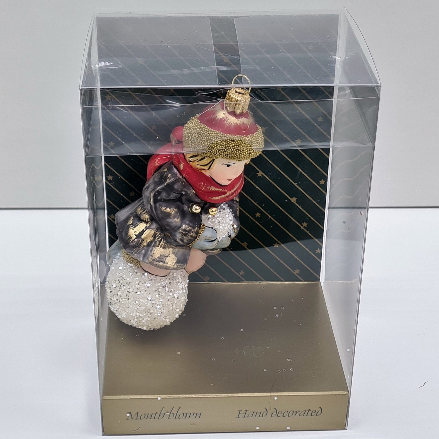 фото Стеклянная елочная игрушка Девочка со снежком Винтаж