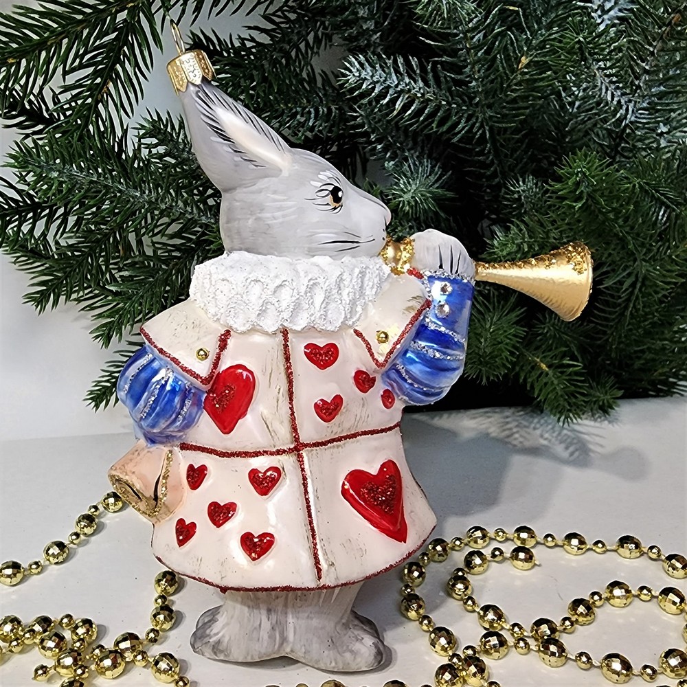 фото Стеклянная елочная игрушка Белый кролик с горном