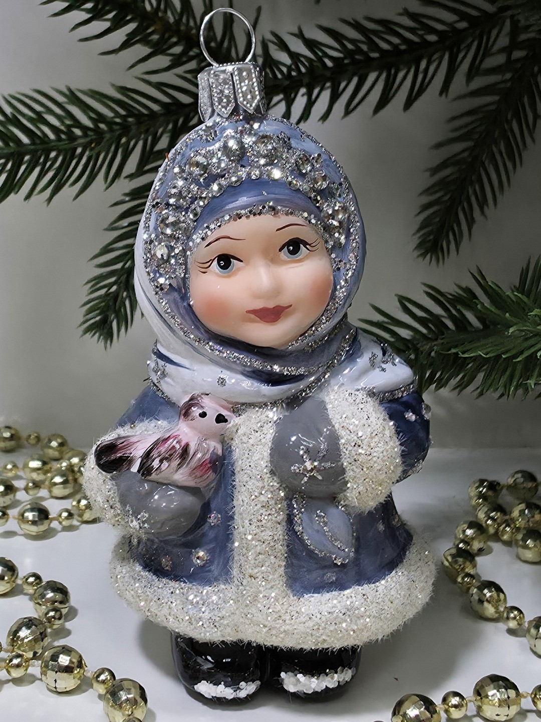 фото Стеклянная елочная игрушка Девочка снегурочка