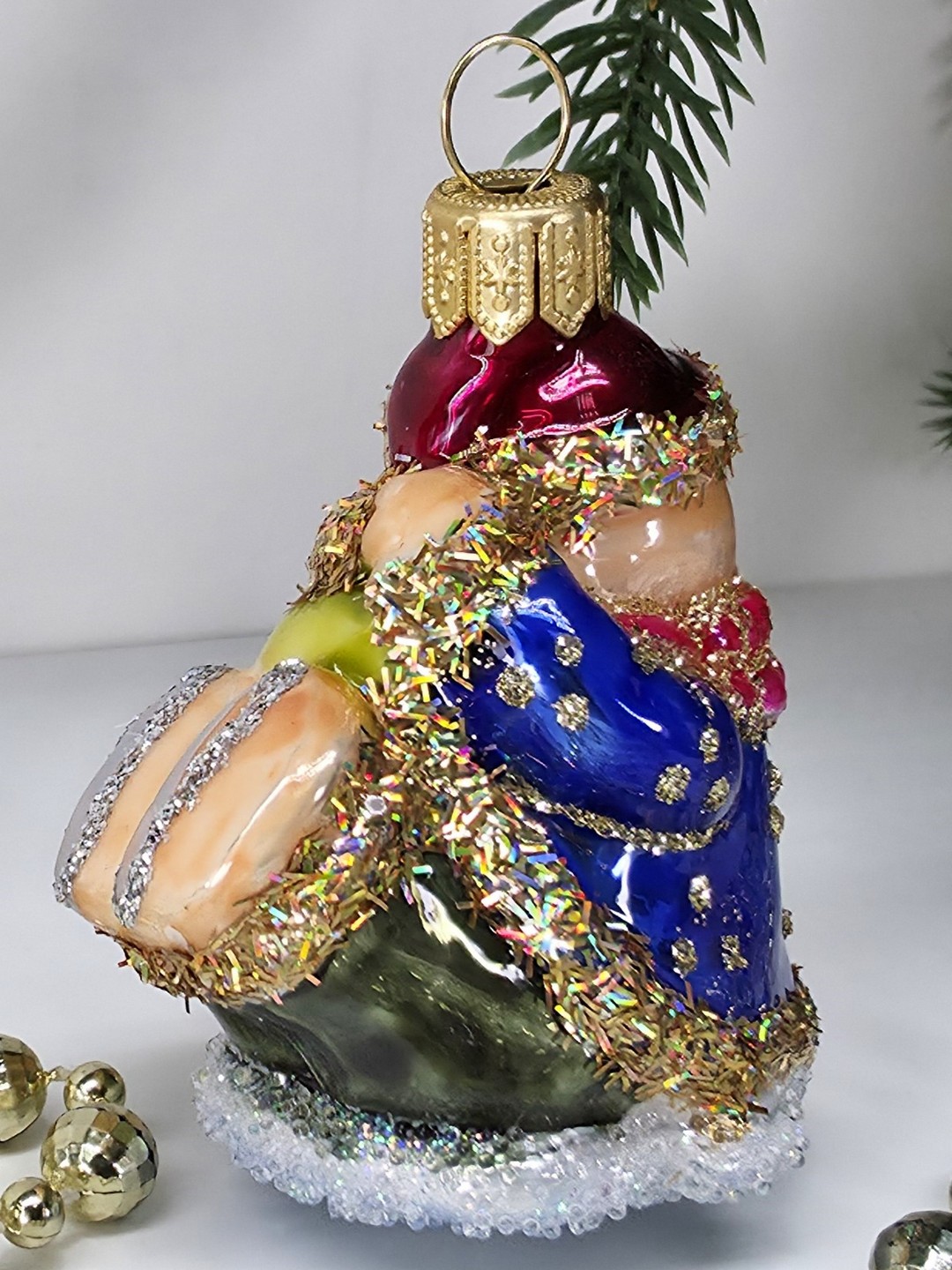 фото Стеклянная елочная игрушка Мишутка с подарками