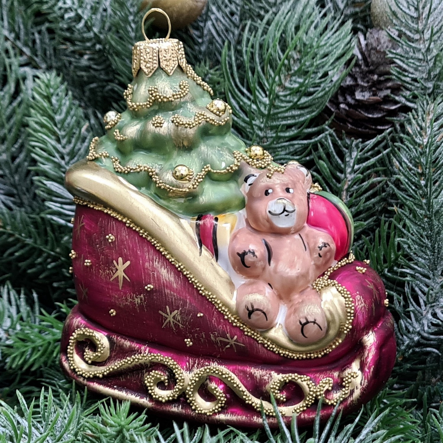 фото Стеклянная елочная игрушка Сани с подарками винтаж