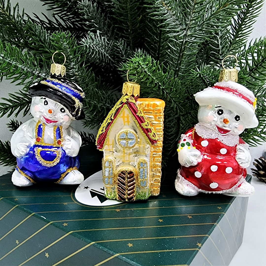 фото Набор ёлочных игрушек Снеговики и домик