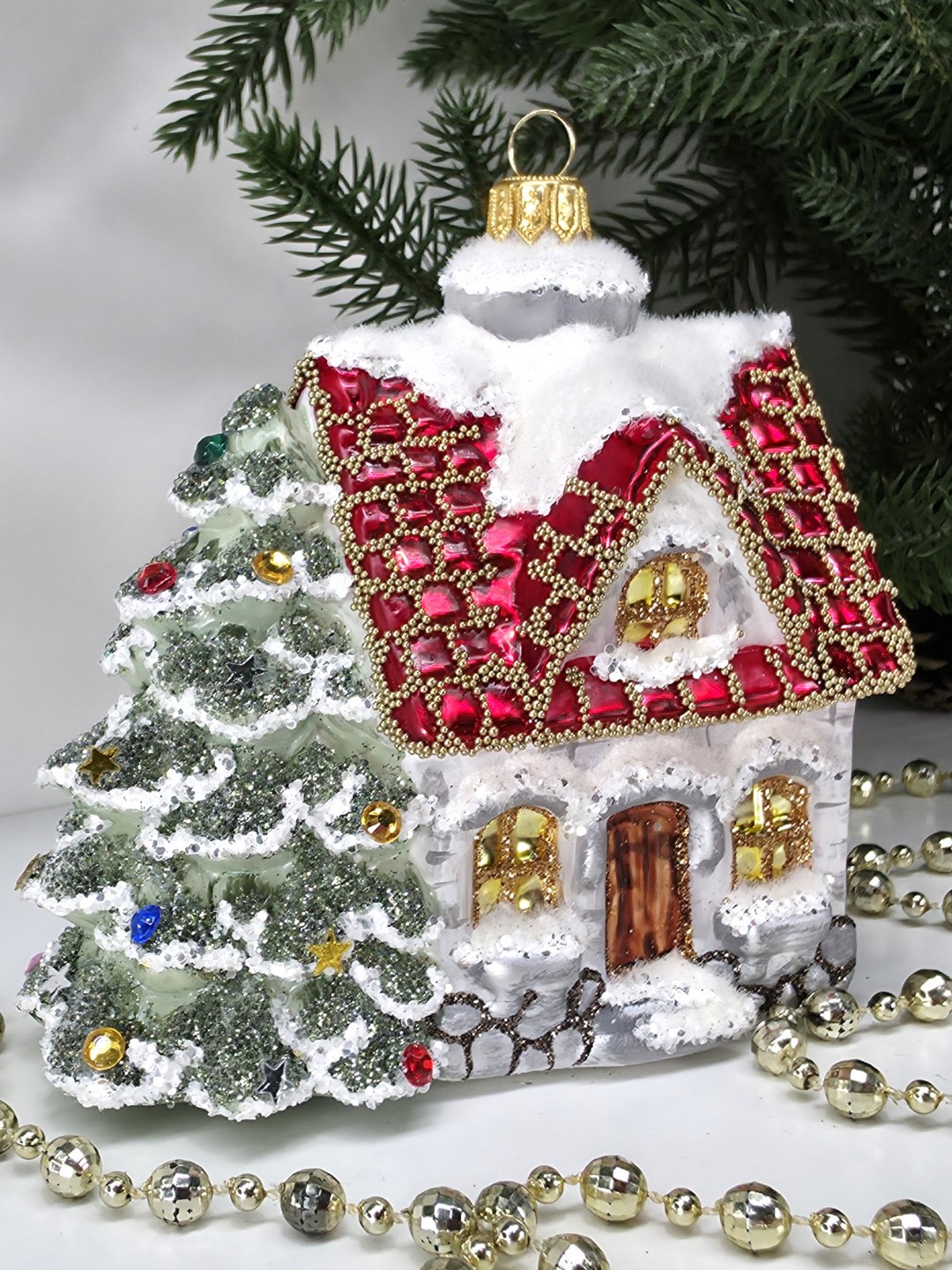 фото Стеклянная елочная игрушка Домик с ёлкой
