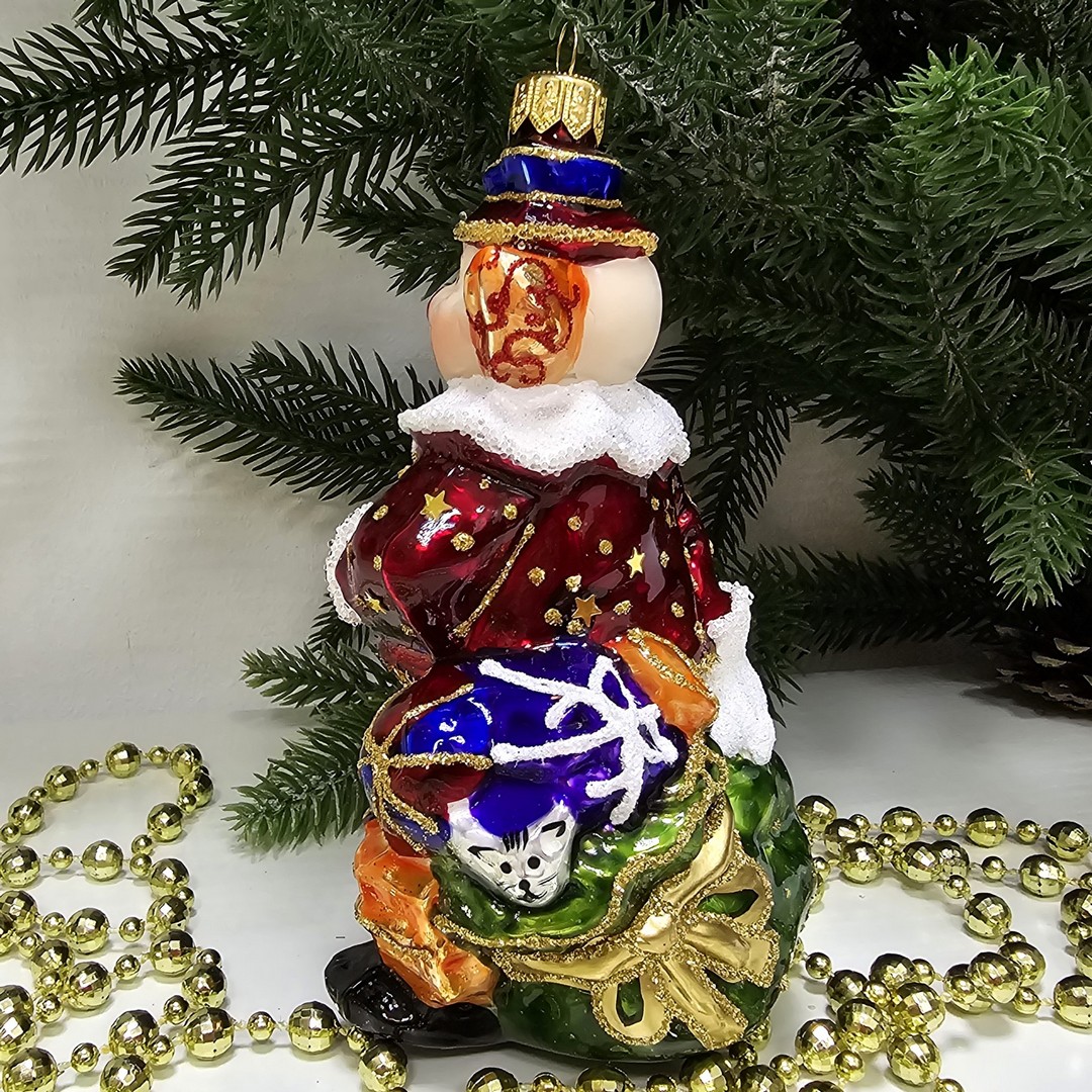 фото Стеклянная елочная игрушка Клоун с подарками