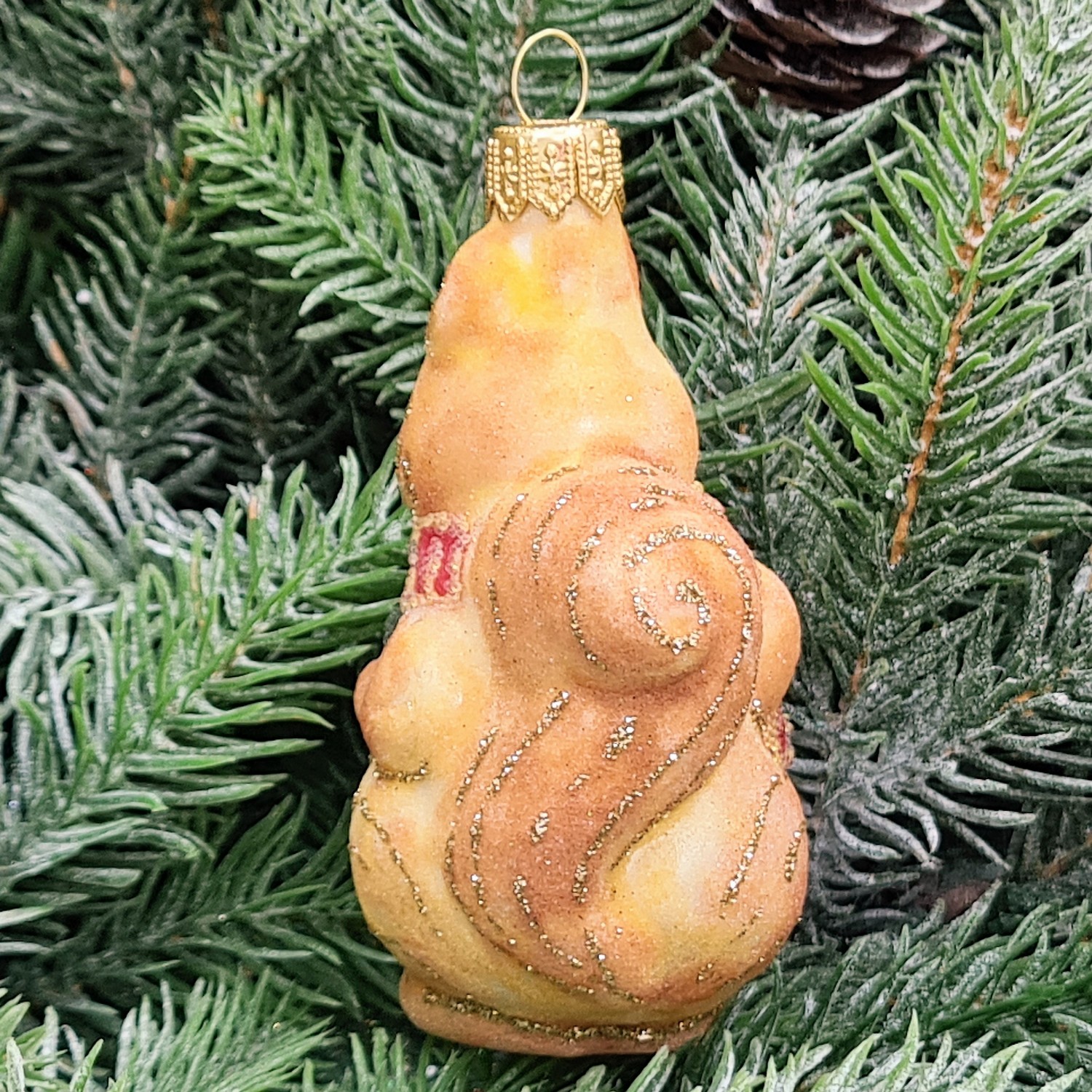 фото Стеклянная елочная игрушка Белочка с орехом сахар малая