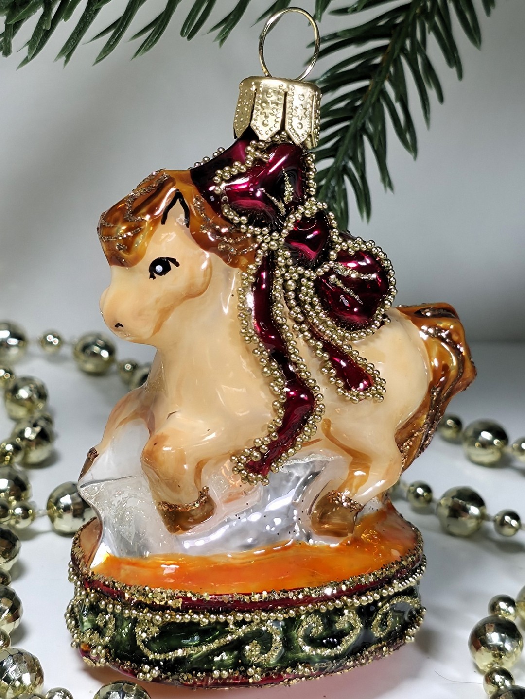 фото Стеклянная елочная игрушка Лошадка цирковая