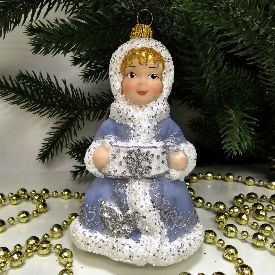 фото Стеклянная елочная игрушка Девочка