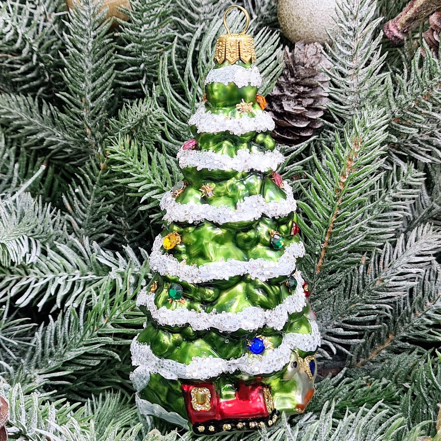 фото Стеклянная елочная игрушка Елка с лошадкой