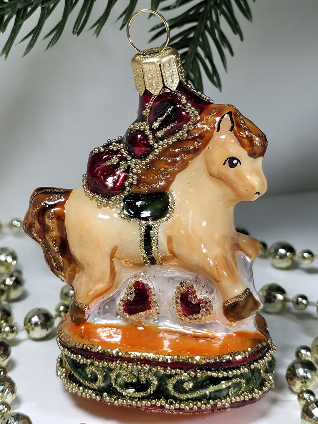 фото Стеклянная елочная игрушка Лошадка цирковая
