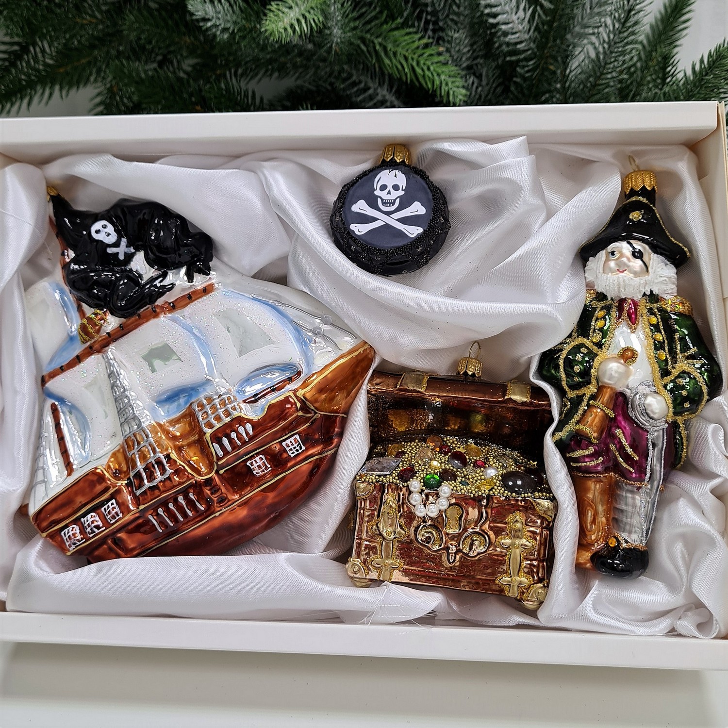 фото Набор ёлочных игрушек Пират, сундук, корабль и метка