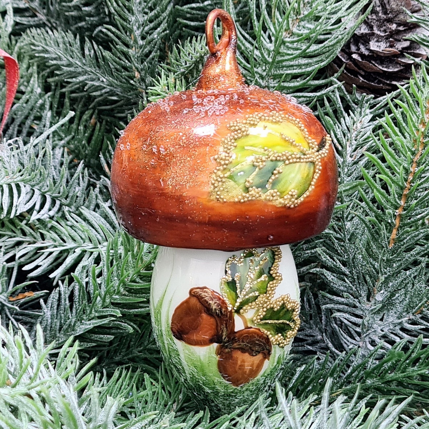 фото Стеклянная елочная игрушка Грибочек