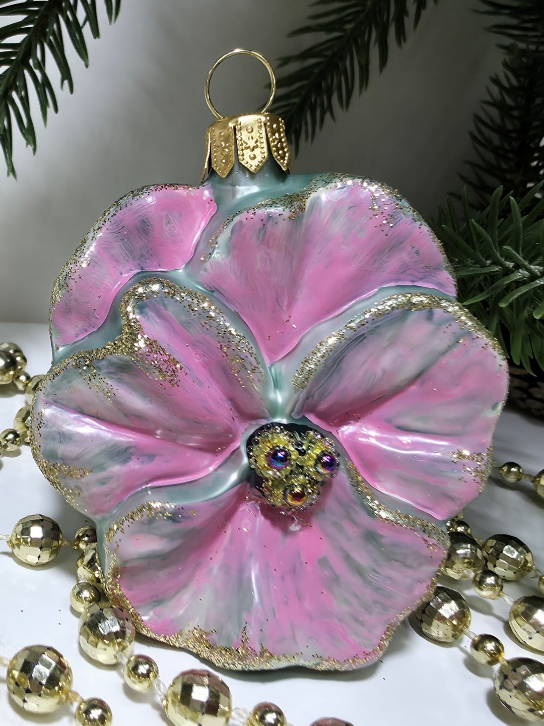 фото Стеклянная елочная игрушка Фиалка