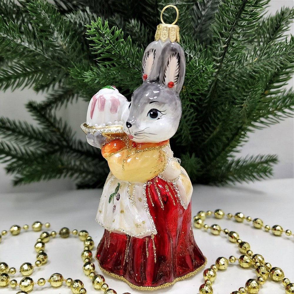 фото Стеклянная елочная игрушка Зайчиха с тортом