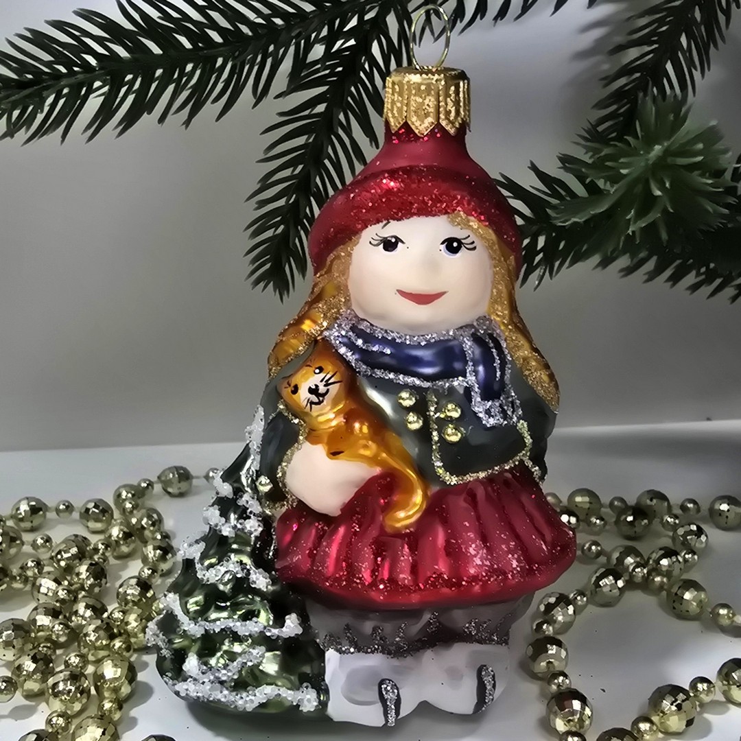 фото Стеклянная елочная игрушка Девочка с котиком