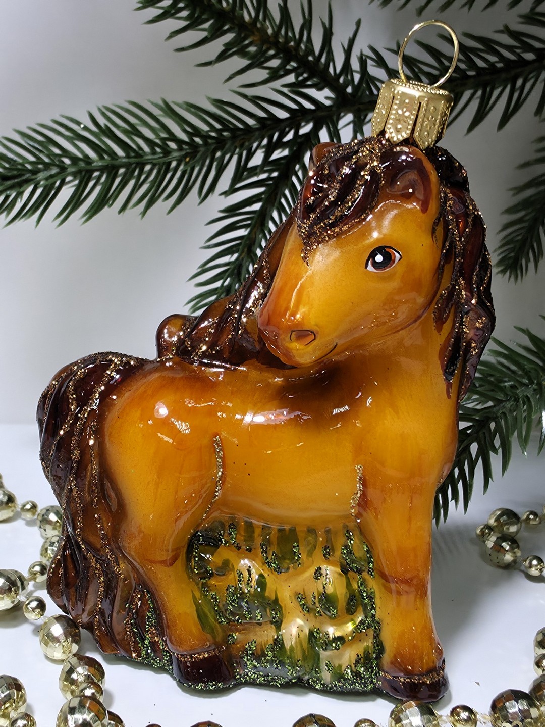 фото Стеклянная елочная игрушка Лошадка смотрит в бок