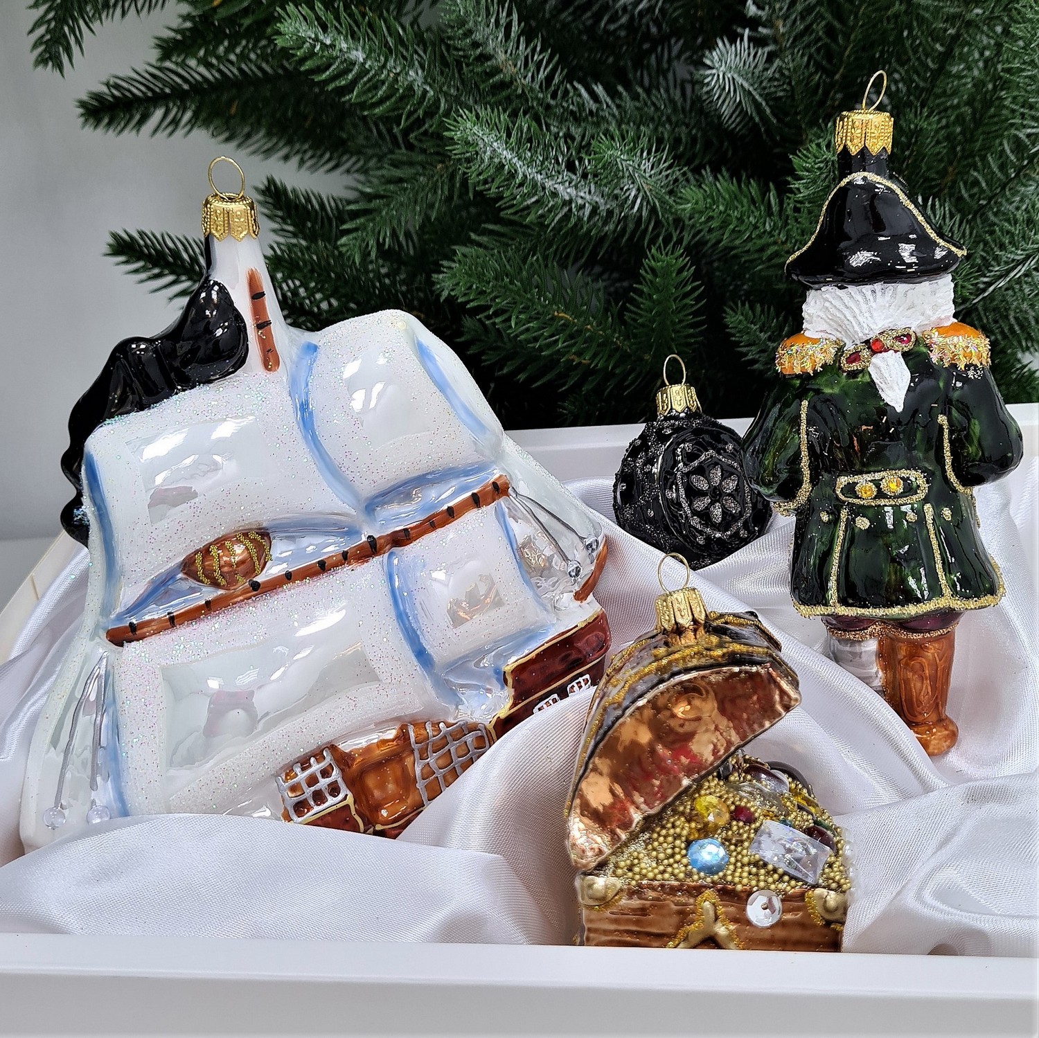 фото Набор ёлочных игрушек Пират, сундук, корабль и метка