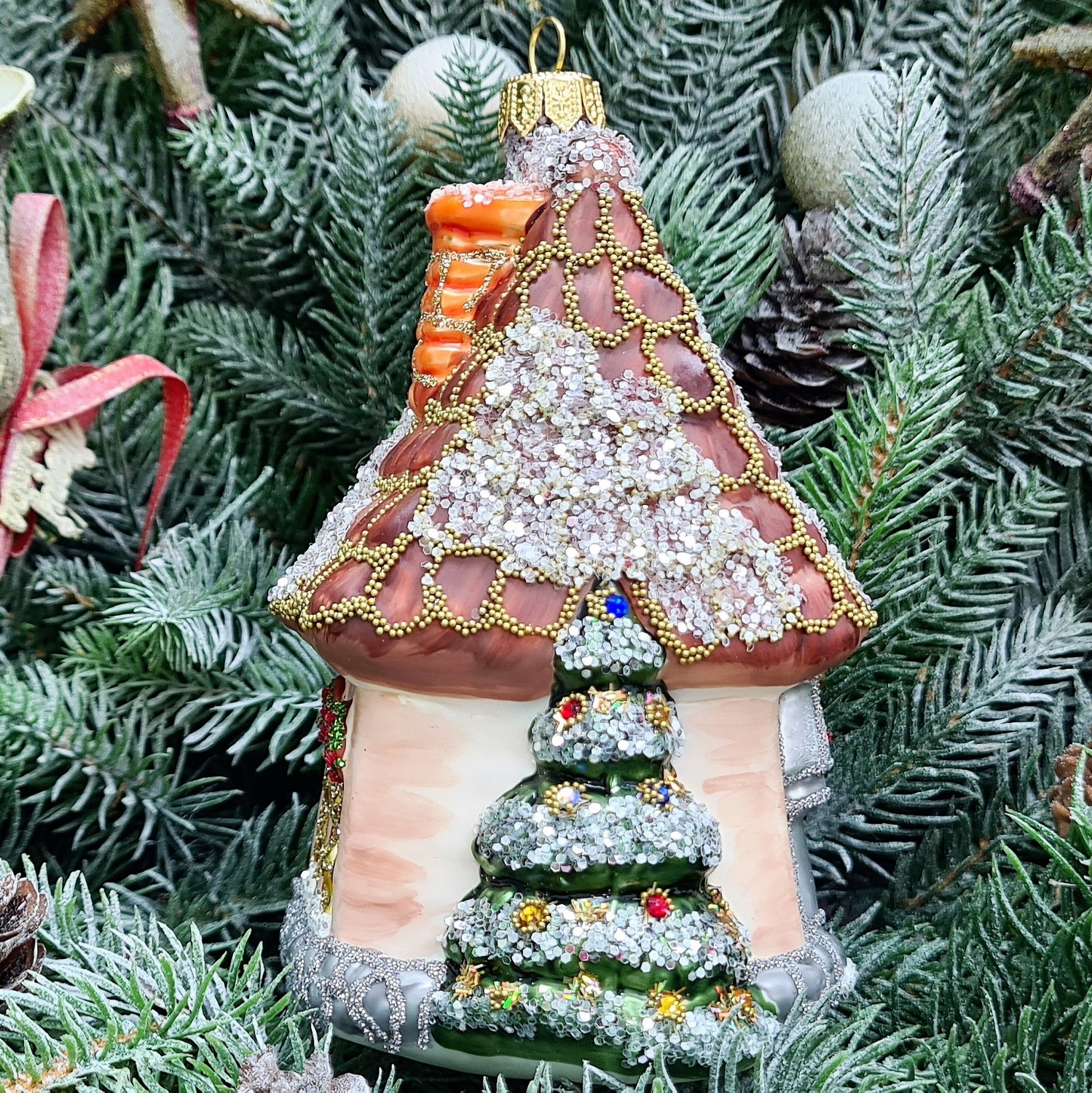 фото Стеклянная елочная игрушка Домик мельница винтаж