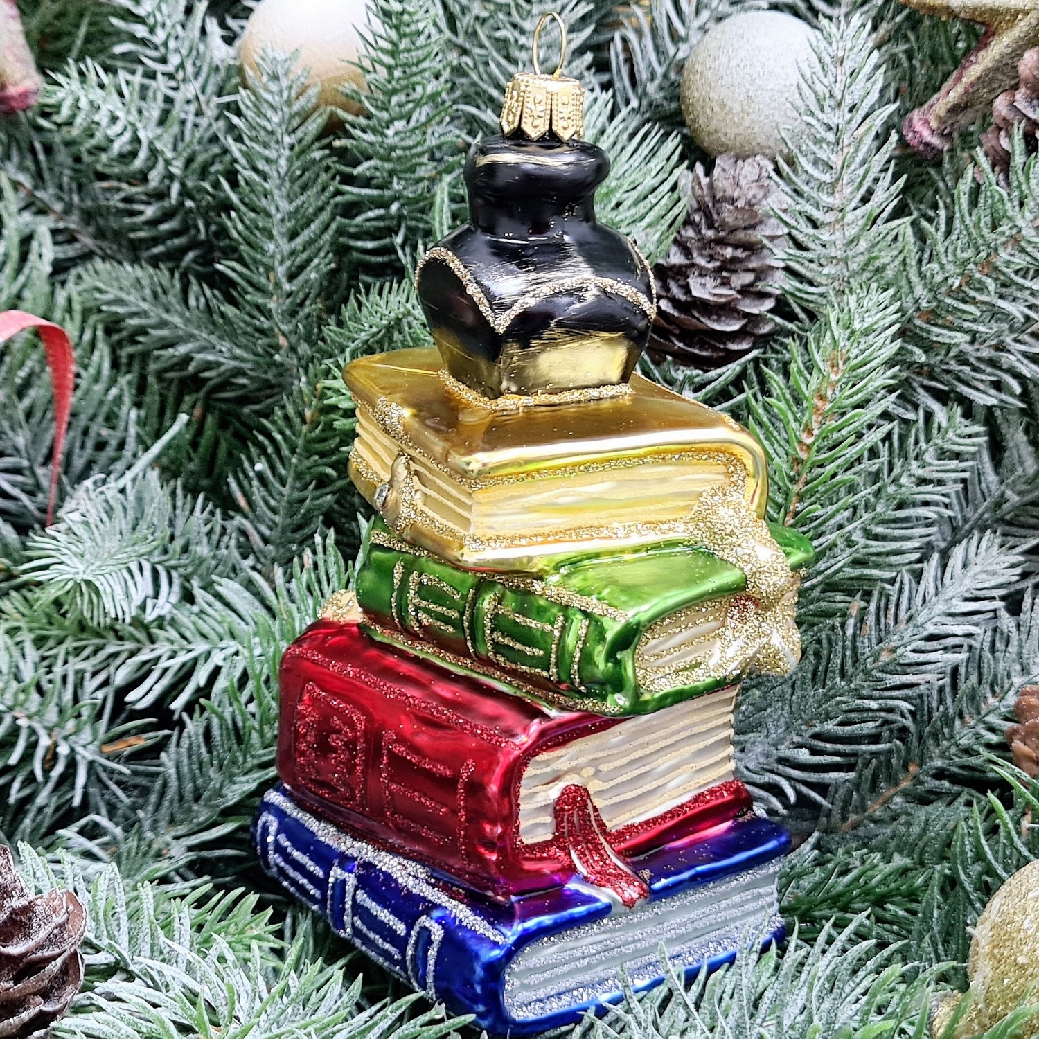 фото Стеклянная елочная игрушка Стопка книг цветная