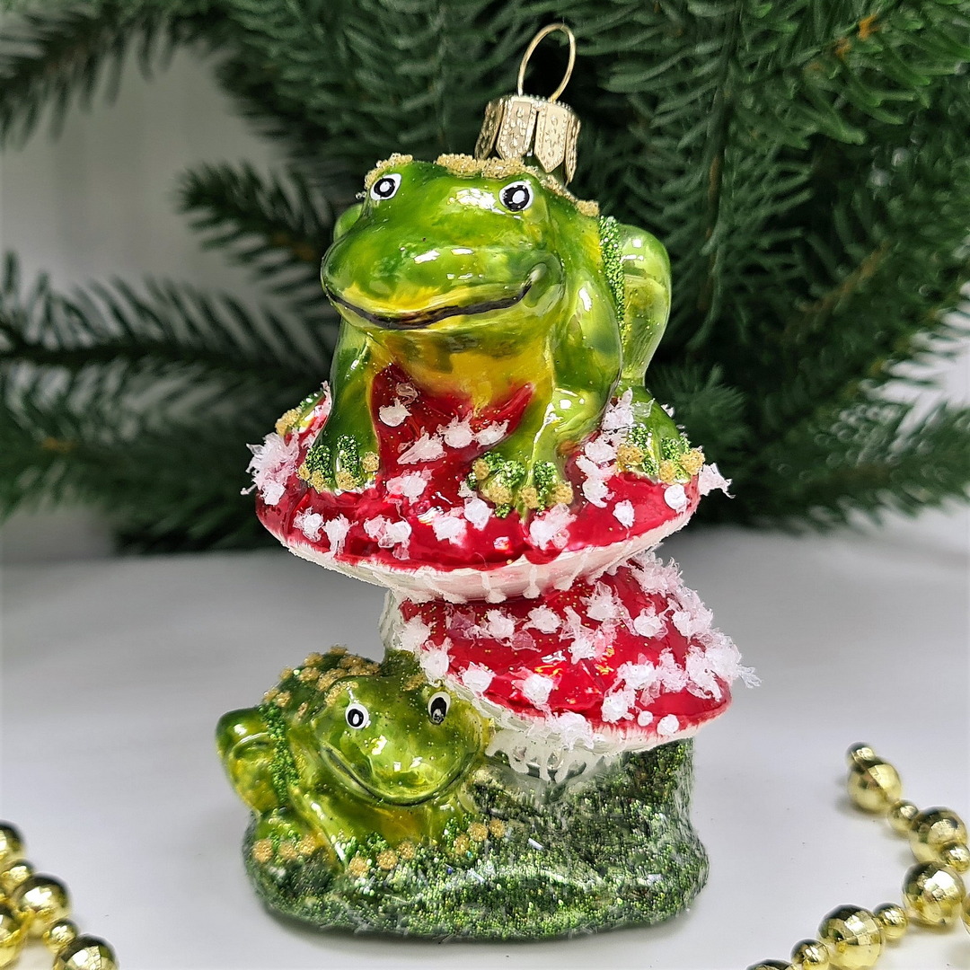 фото Стеклянная елочная игрушка Лягушки на мухоморах