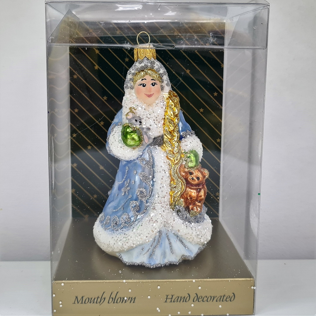фото Стеклянная елочная игрушка Снегурочка с мишкой