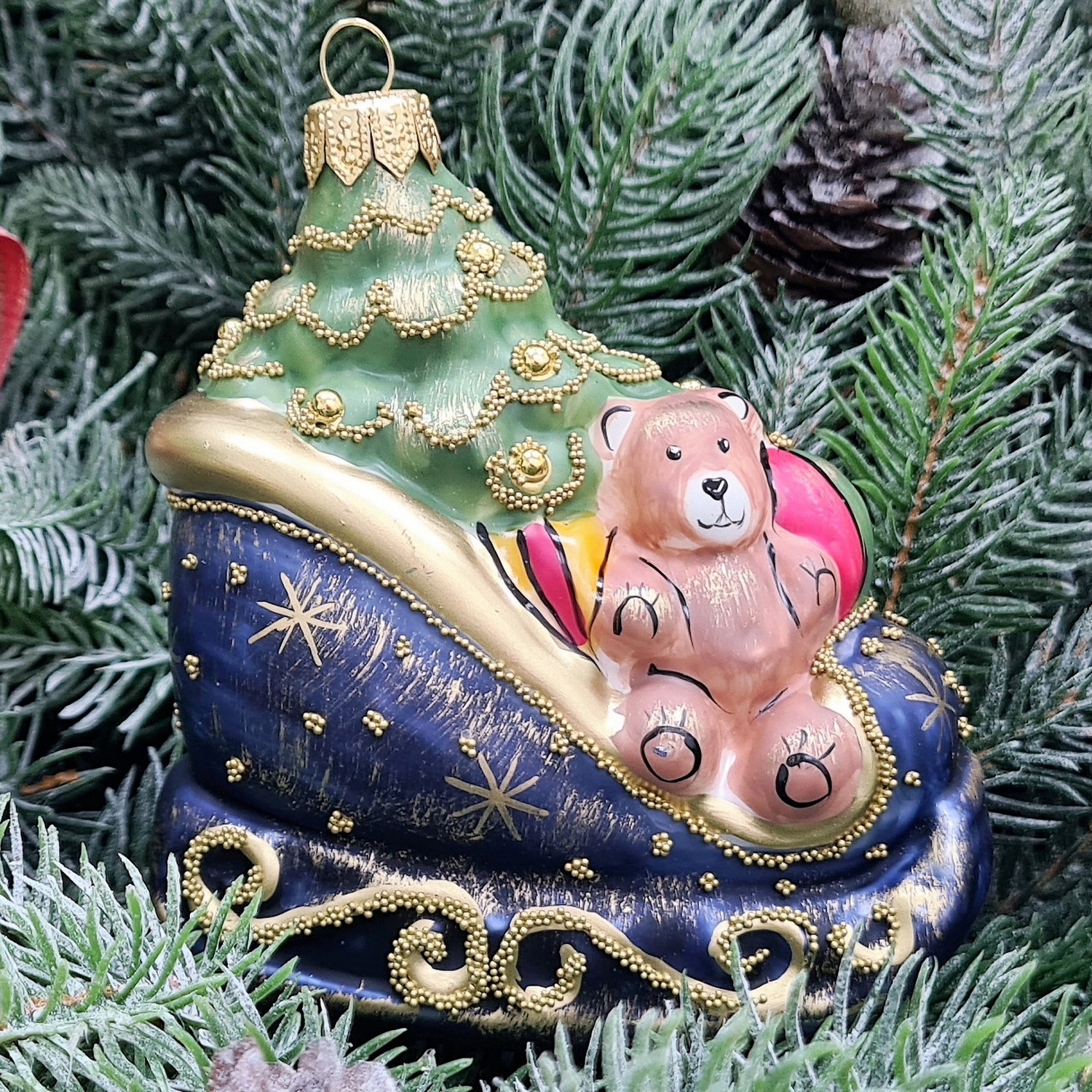 фото Стеклянная елочная игрушка Сани с подарками винтаж