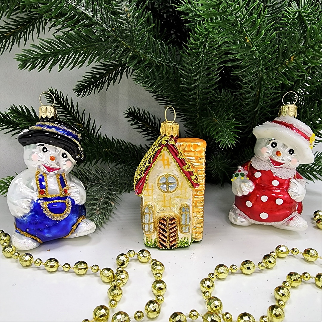 фото Набор ёлочных игрушек Снеговики и домик