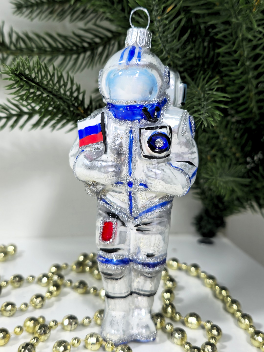 фото Стеклянная елочная игрушка Космонавт