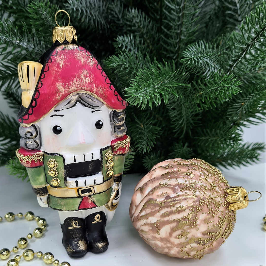 фото Набор ёлочных игрушек Щелкунчик и орех винтаж