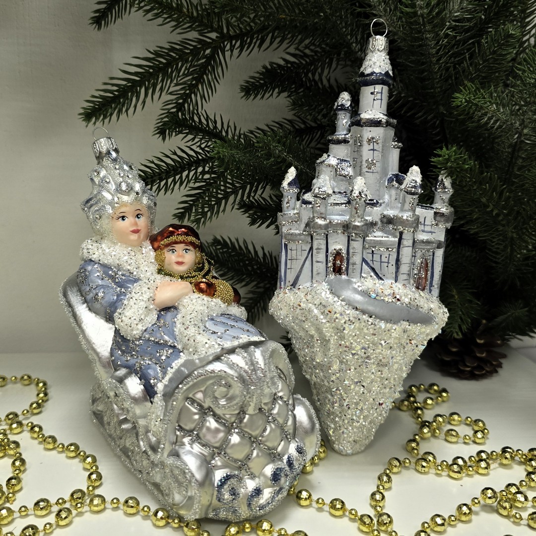 фото Набор ёлочных игрушек Снежная королева на санях и замок
