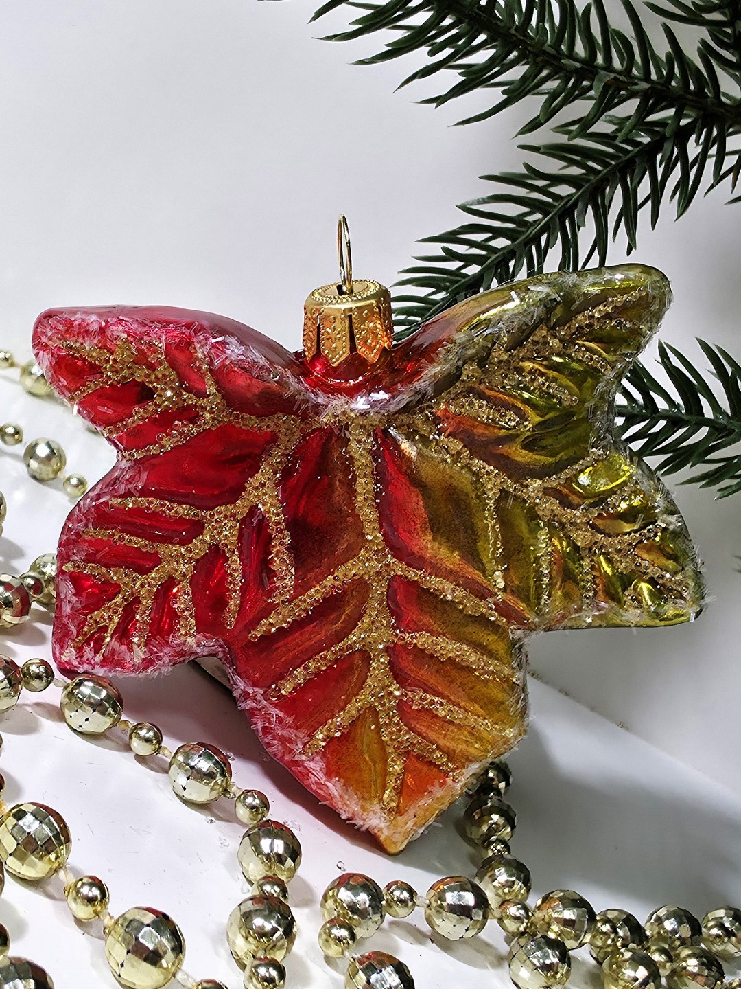 фото Стеклянная елочная игрушка Кленовый лист