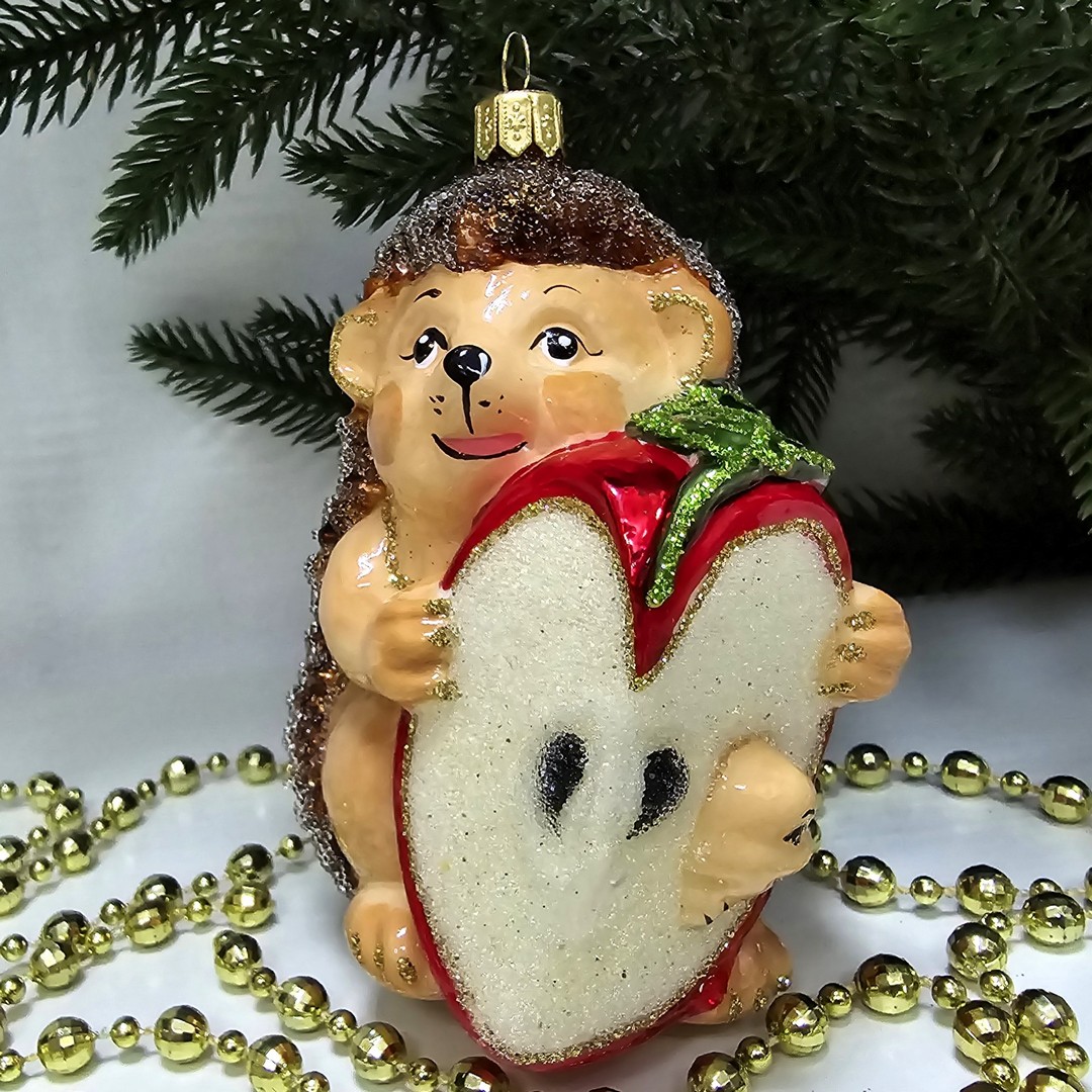 фото Стеклянная елочная игрушка Ёжик с яблоком