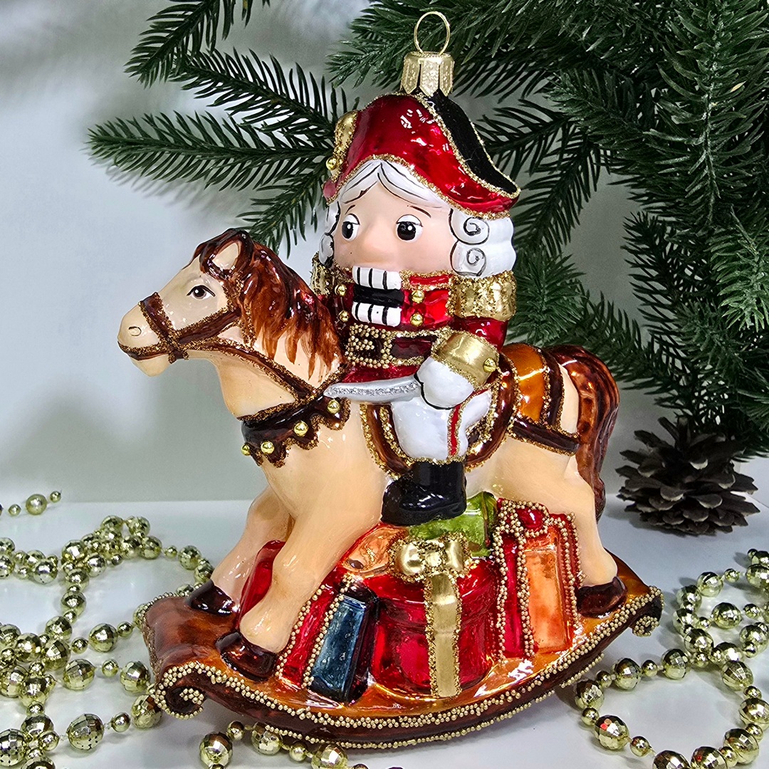 фото Irena-Co Стеклянная елочная игрушка Щелкунчик на лошадке
