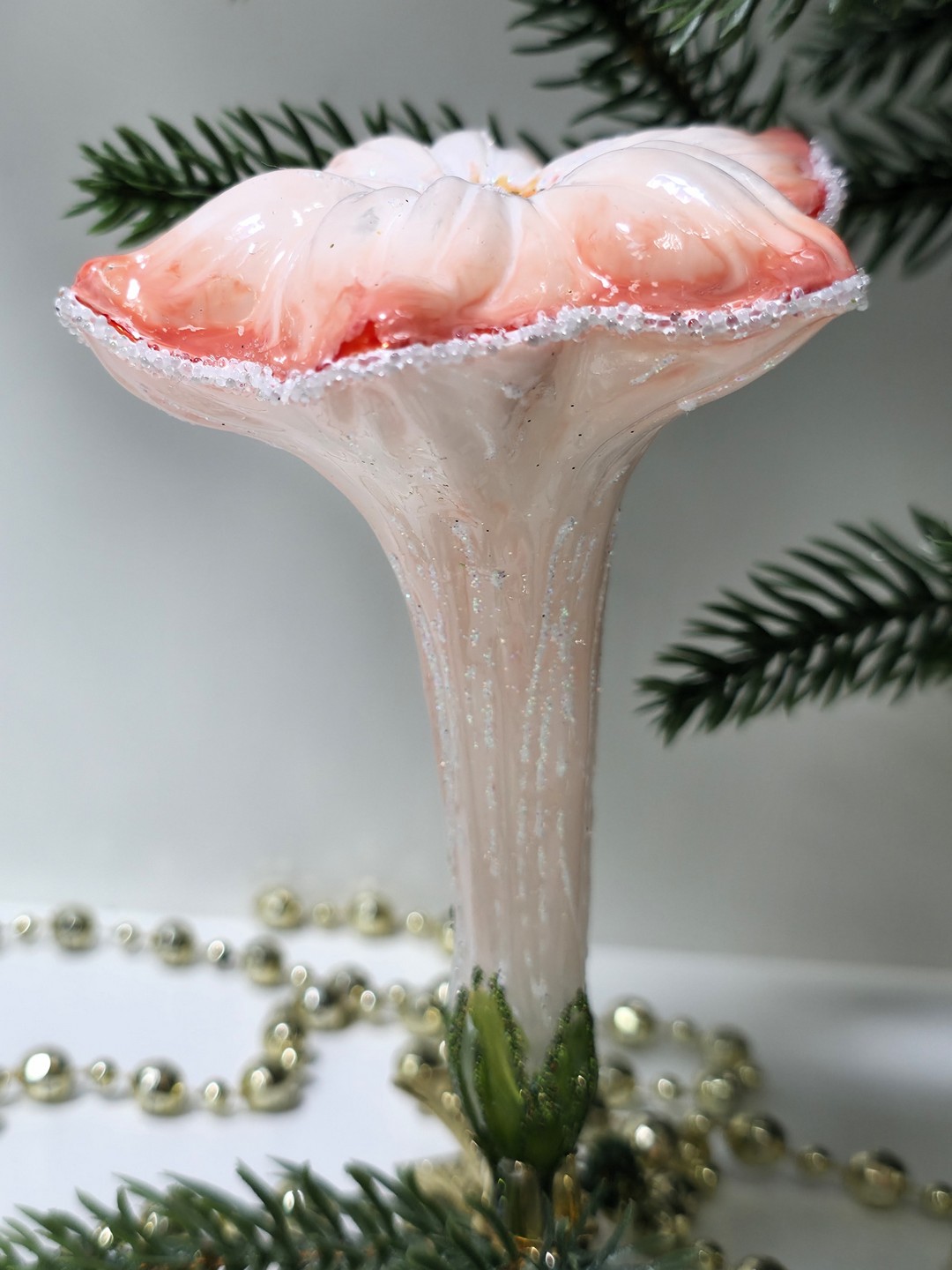 фото Стеклянная елочная игрушка Цветочек на прищепке