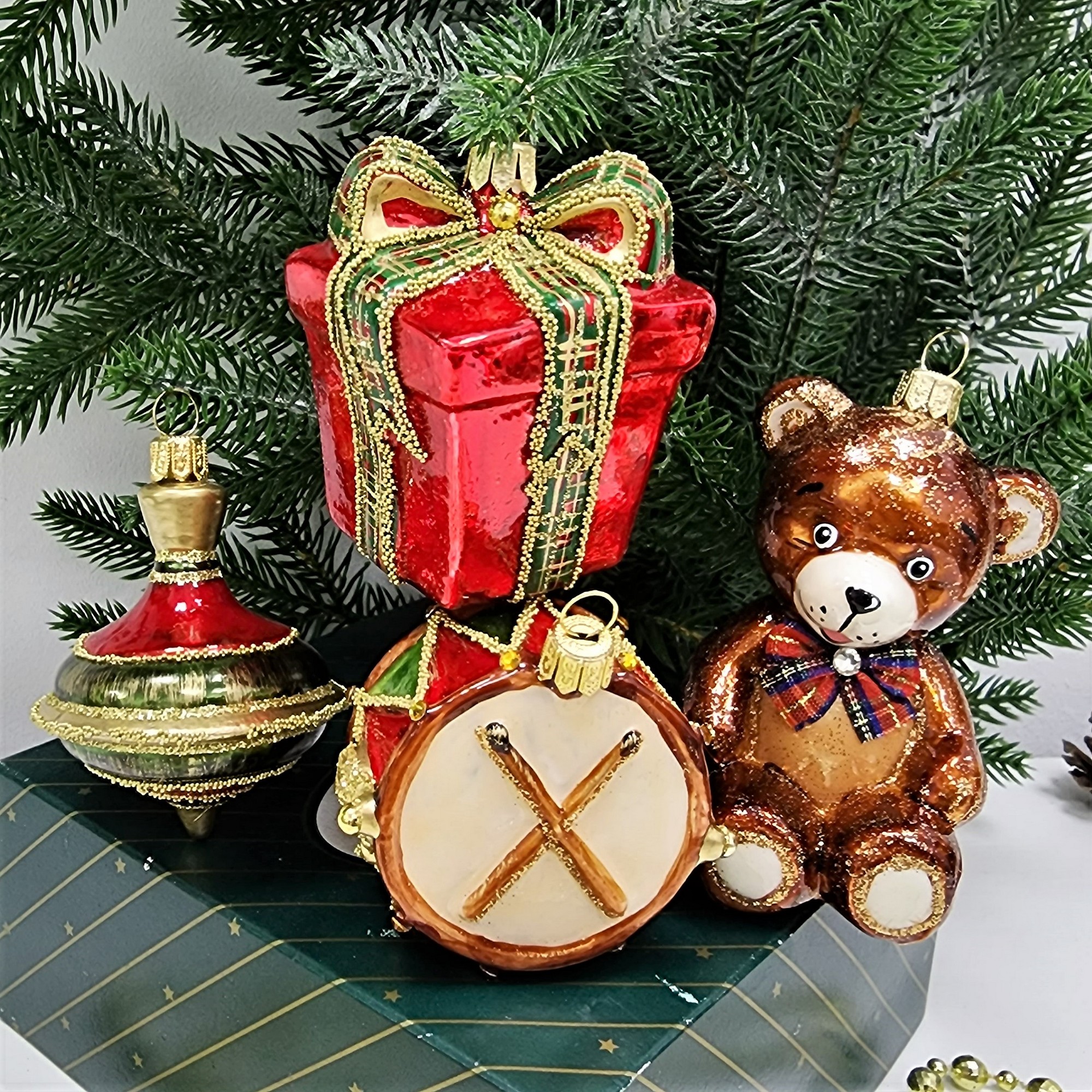 фото Набор ёлочных игрушек Мишка, юла, барабан и подарок