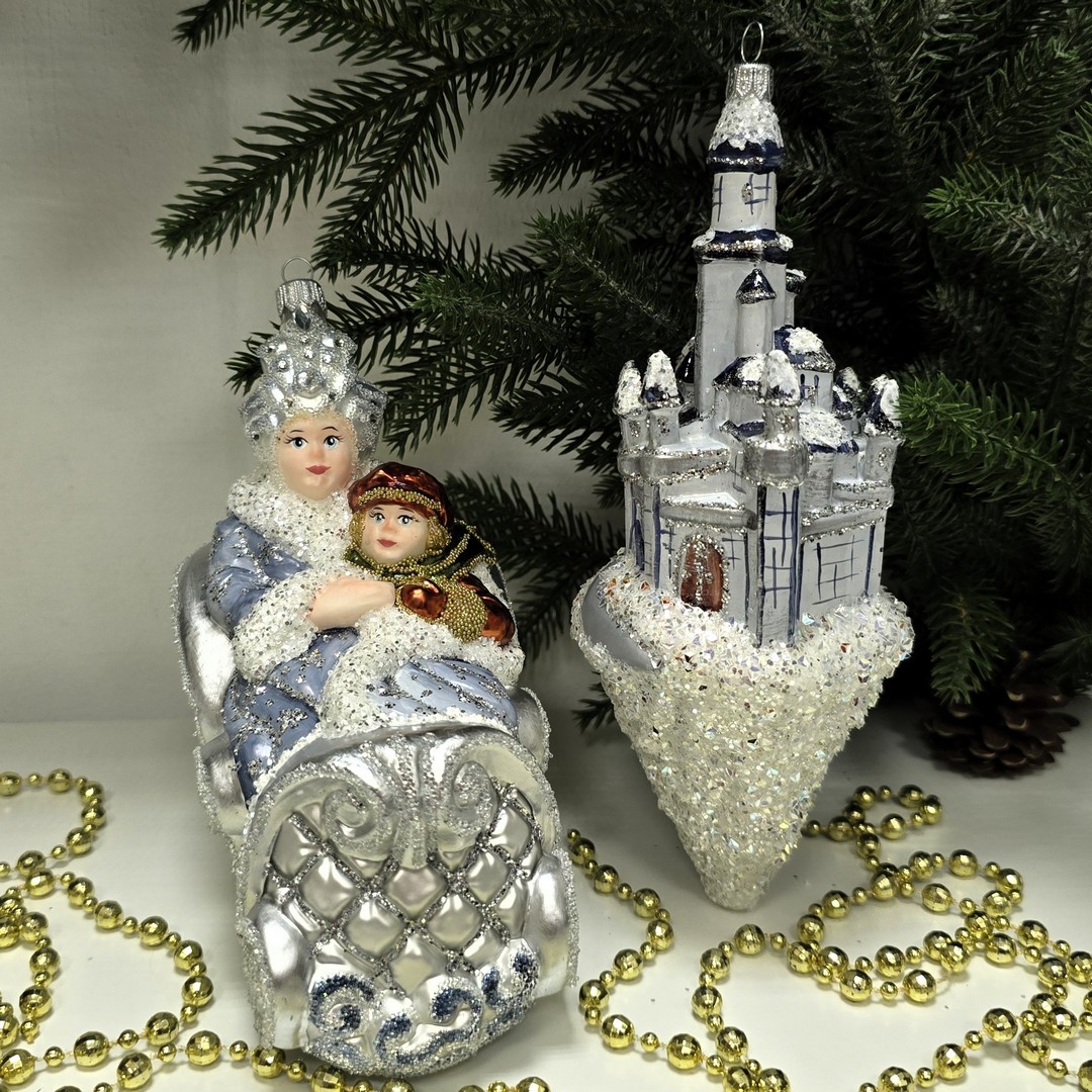 фото Набор ёлочных игрушек Снежная королева на санях и замок