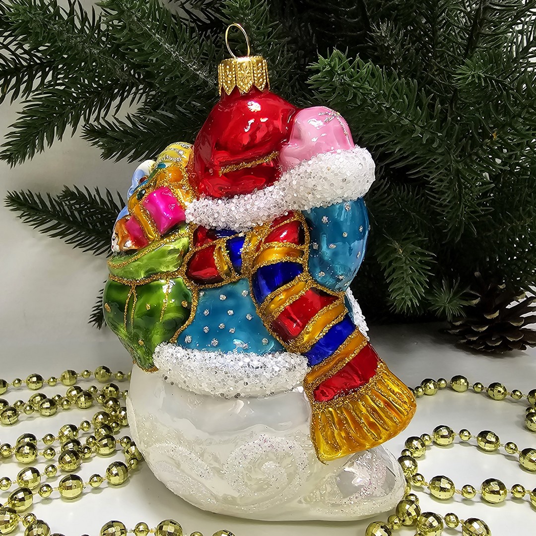 фото Стеклянная елочная игрушка Снеговик с подарками