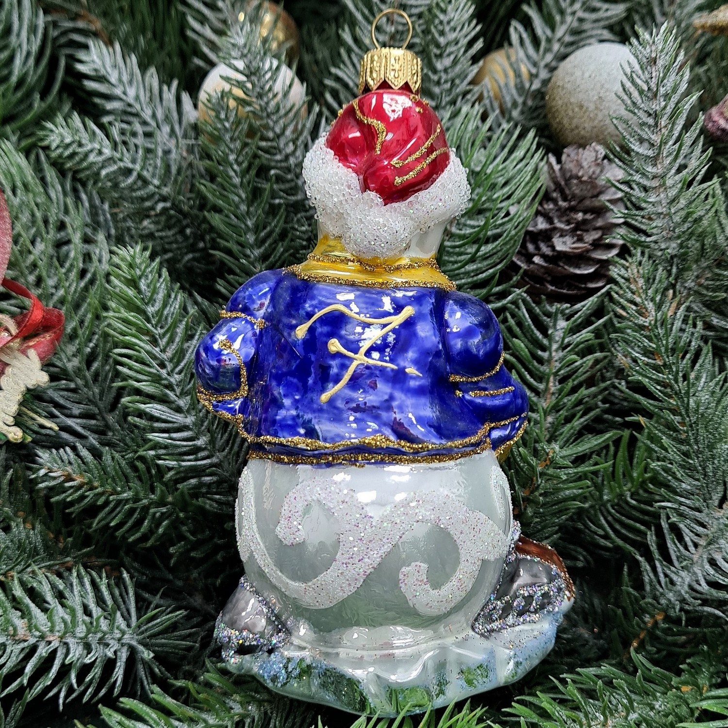 фото Стеклянная елочная игрушка Снеговик Хоккеист