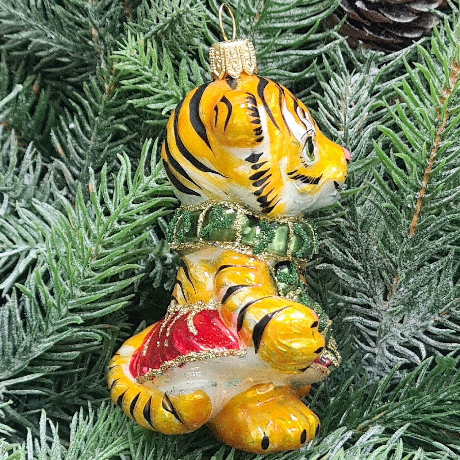 фото Стеклянная елочная игрушка Тигренок девочка